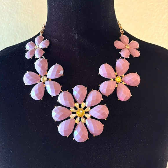 Jewelry - Elegant Floral Statement Necklace in Purple and Gold